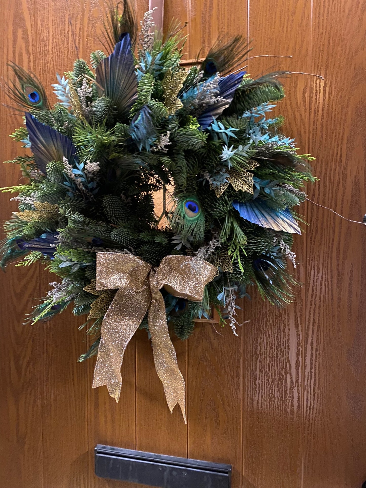 Christmas Luxury Grande Wreath Workshop. Friday 28th November 7pm Vale Royal Abbey