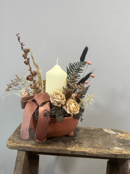 Autumnal dried everlasting arrangement in round footed bowl